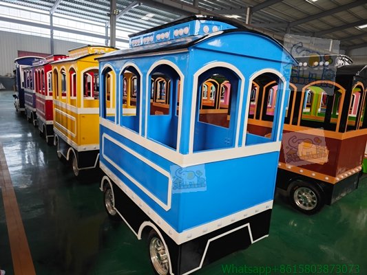 Featuring a classic European retro tram design, the refreshing sky-blue body is accented with white trim and a black base, replicating the simple elegance of old-fashioned trams. Multiple carriages utilize different color themes.